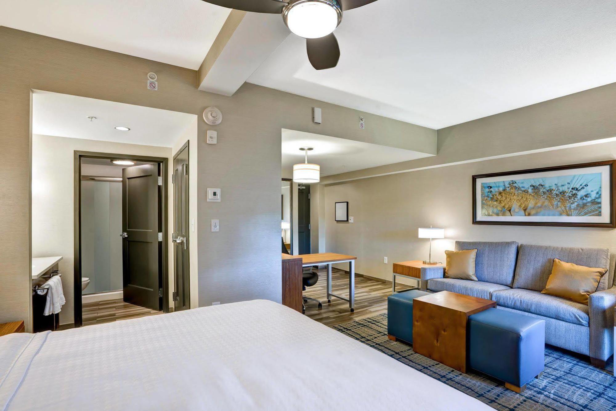 Courtyard By Marriott Boston Westborough Hotel Exterior foto